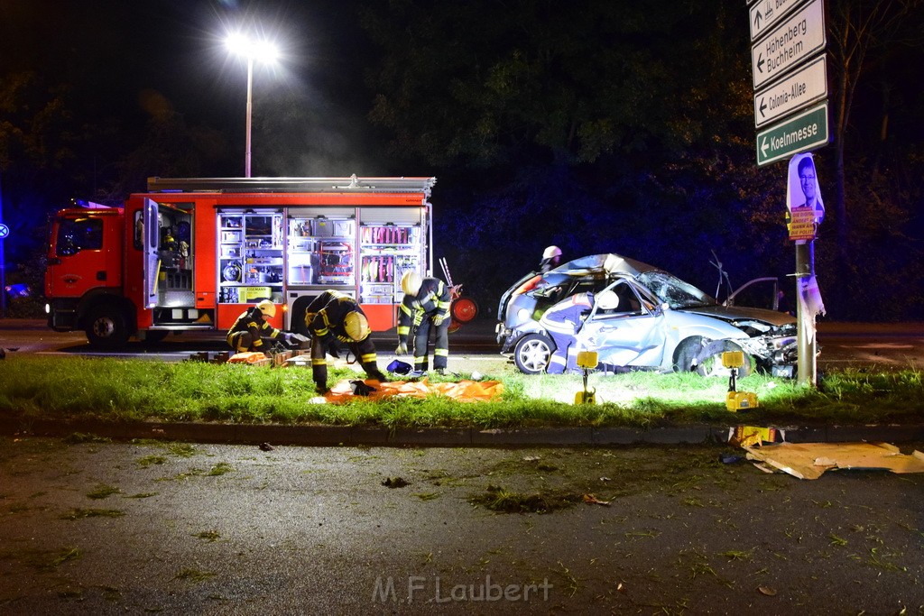 Schwerer VU Koeln Dellbrueck Bergisch Gladbacherstr Herler Ring P009.JPG - Miklos Laubert